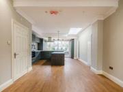 4 Bedrooms Terraced house for sale in Bexhill Road,...