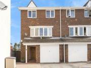 4 Bedrooms Terraced house for sale in Station Approach,...