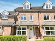 4 Bedrooms Terraced house for sale in Thornton Close,...
