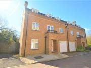 4 Bedrooms Town house for rent in Burnett Road, Ilford IG6