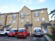 4 Bedrooms Town house for sale in Hanby Close, Fenay...