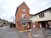 4 Bedrooms Town house for sale in Woodhead Close, Ossett WF5
