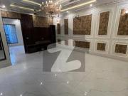 4 Beds 10 Marla House Prime Location for Rent in Paragon...