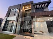 4 Beds Full House 10 Marla Prime Location House For Rent...