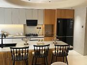 4 BHK Apartment in Vile Parle West for resale Mumbai....