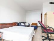 4 camere da letto, Rome Rome 00199 44527359 4 camere da letto, Rome Rome 00199 44527359