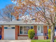4 Cardigan Road Toronto ON M8Z 2V9 3 Bedroom House for...