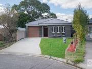 4 Carpenter Close, Morphett Vale SA 5162 House For Rent
