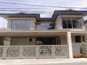 4 Carport Elegant House for Sale in BF Homes Las Pina w/...