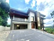 4 carport House and lot for sale in Sun Valley Estates...