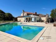 4 chambres, FONTENAY LE COMTE Pays de la Loire 85200...