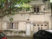 4 dorm Garage Jardín a metros de la Avda. H. Yrigoyen y...