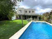 4 DORMITORIOS y AREA DE SERVICIO. LOTE INTERNO