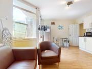 4 DOUBLES Big Living Room