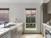 4 Eastleigh Street, Craigieburn, VIC 3064 House for Rent...