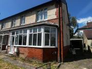 4 Newport Mount, Headingley, Leeds, LS6 3DB
