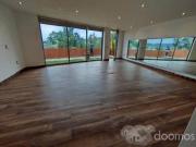 4 o 5 recamaras una en p/b, jardin, club de golf Altozano