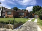 4 Oak Hill Road, Mount Waverley VIC 3149 House For Lease