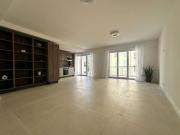 4 pièces traversant de 90 m² entièrement rénové