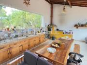 4 QTS, sendo 3 Suítes