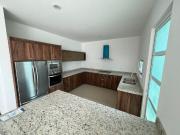 4 recamaras, jardin, en privado vistas altozano