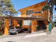 4 recamaras una en planta baja, jardin, family room club...