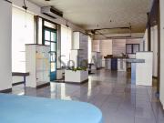 4 vetrine monolocale 80mq