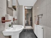 4 WINSTANLEY TERRACE Leeds LS6 1DS