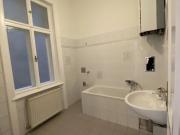 4 ZIMMER ALTBAUMIETE UNBEFRISTET AM LOQUAIPLATZ