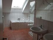 4 Zimmer Dachgeschosswohnung mit Galerie in Neus...
