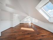 4 Zimmer Dachgeschosswohnung mit Grünblick