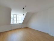 Keine WG 4 Zimmer DG Wohnung in der Porzellangasse Nähe...