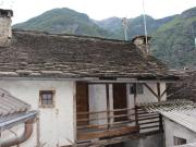 4 Zimmer Dorfhaus mit Aussenterrasse +2 Garagen / 4...