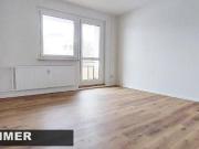 4 Zimmer mit Balkon frisch saniert