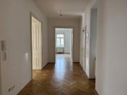 4 Zimmer Wohnung | letzter Stock | WG tauglich