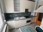 4 Zimmer Wohnung mit Einbauküche, Garage & Keller