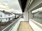 4 Zimmer Wohnung mit Sicht auf Weinberge, Stadt,...