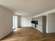4 Zimmerwohnung mit Loggia, Balkon und Stellplatz im...