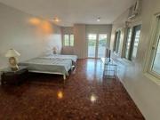 4BR Condo for Rent Bi level in San Miguel Avenue,...