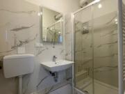 4er WG! Optionale 5 Zimmer Wohnung im Stilaltbau zentral...