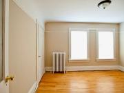 $2300 4 Bd/2 Ba Close to Lakefront *HALF OFF FIRST...