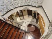 Spacious bungalow 500 sqyd for sale in phase 8 dha...