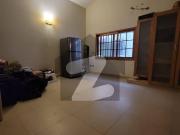 500 Yard Comercial Use Bungalow For Rent In Clifton...