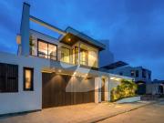 500 Yards Modren Designer House For Sale In Phase VIII...