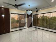 500sq yd luxury villa for sale with basement in precinct...