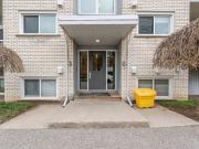 501 73 Arthur Street S