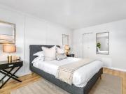 5025 Boul. des Sources, #200