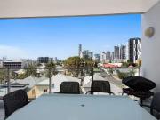 503/26 Mollison Street, South Brisbane Apartment for...