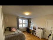 504 Bronson Ave Ottawa ON K1R 6J9 2 Bedroom Apartment...