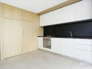 505/74 Queens Road, Melbourne